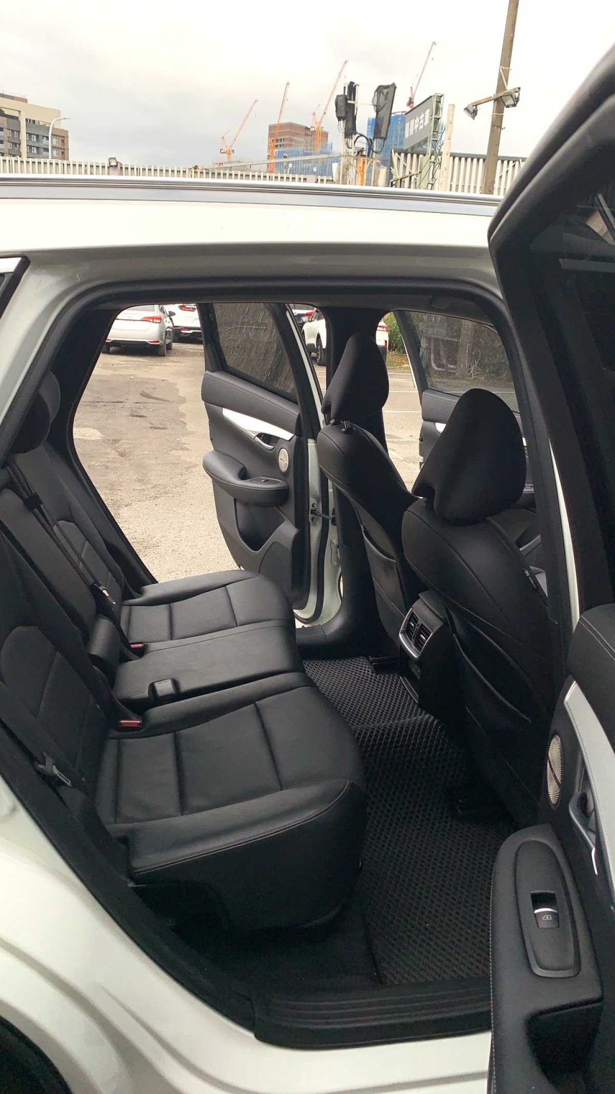 rear_seat